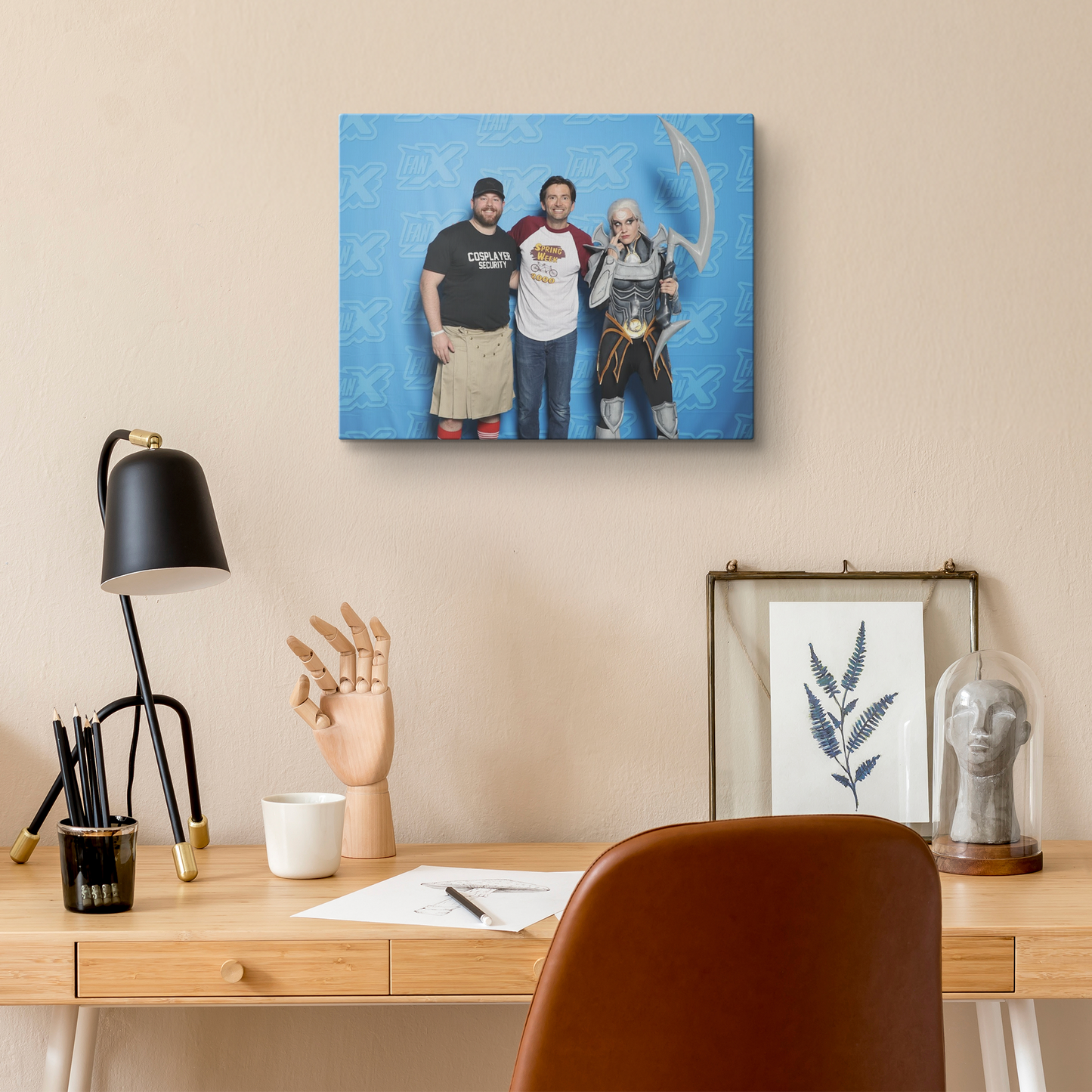 FanX_Canvas_11x14_H_Lifestyle_Mockup.png