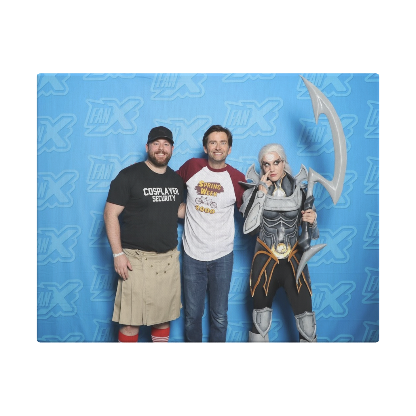 FanX_Canvas_11x14_H_Main_Mockup.png